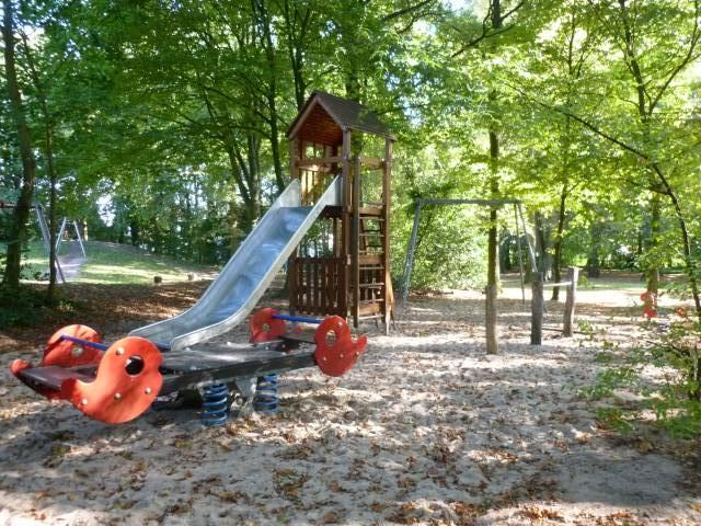 Foto /pics/7639-spielplatz_125_wunderburgpark_4.jpg
