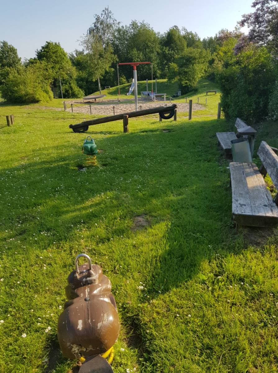 Foto /pics/78213-spielplatz_tribseer_wiesen2.jpg