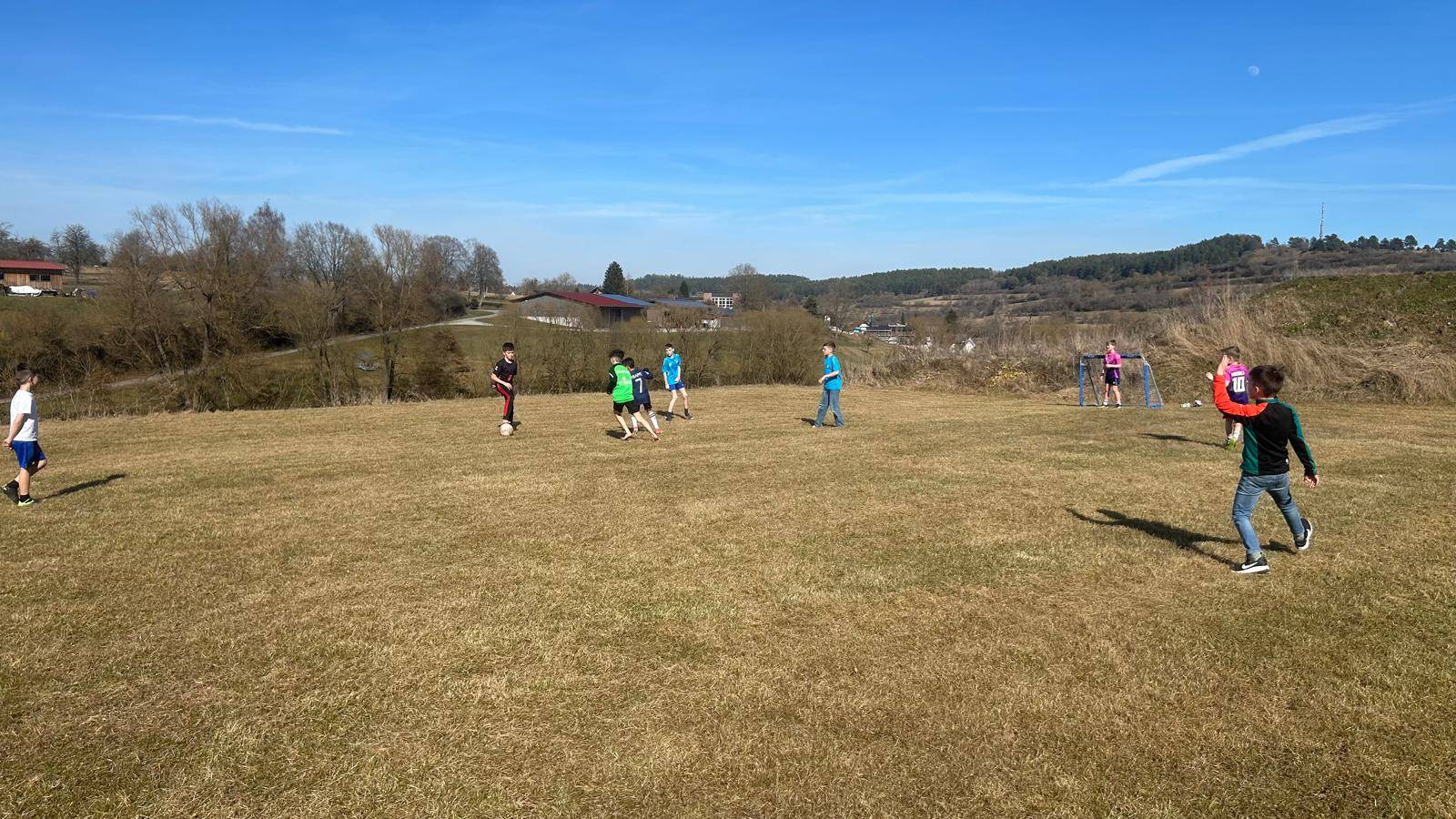 Foto /pics/82480-outdoor_fussballfeld.jpeg