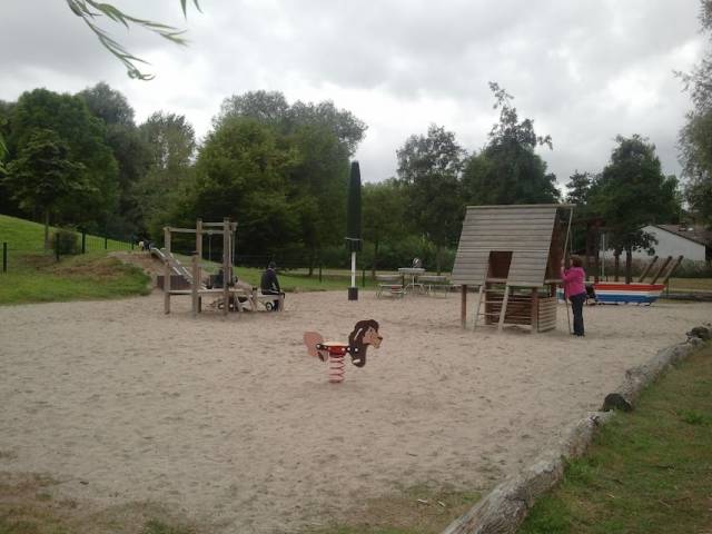 Foto /pics/8601-spielplatz_heppenheim_am_bruchsee_02.jpg