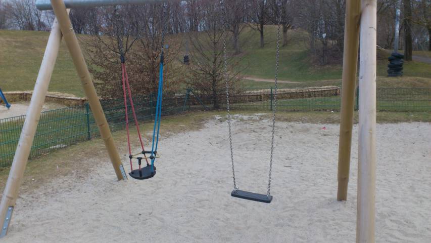 Foto /pics/9962-spielplatz_ortspark_uhg__4_.jpg